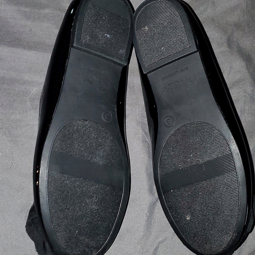 Flats - Picture 3 of 5